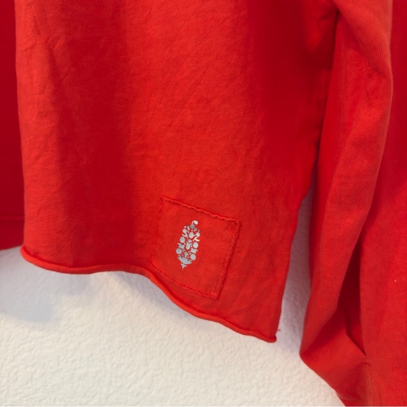 NWOT! FP Free People Movement Inspire Graphic Layer Tee Sz Large - Picture 12 of 12